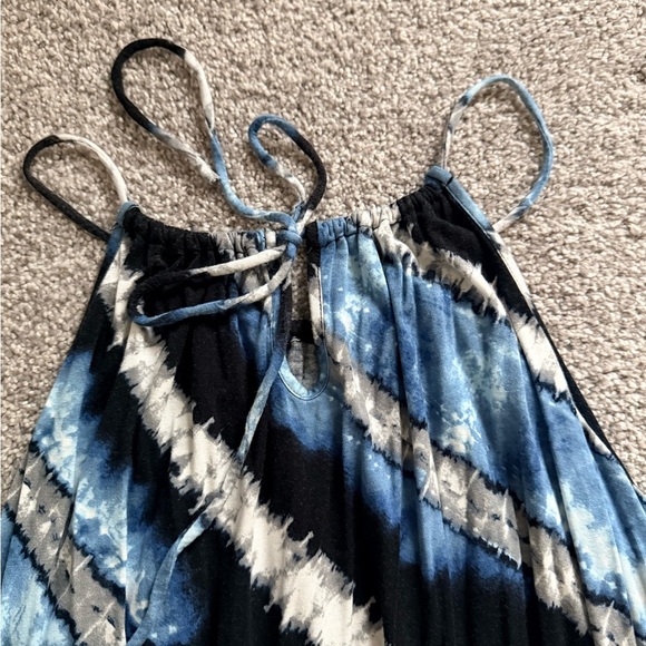 3 for 1 Suzy shier Black with Heart Design, blue tie dye straps top, black&grey - Picture 8 of 14